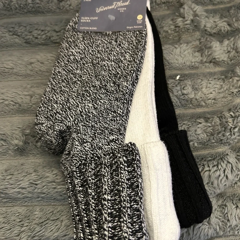 Universal Thread Turn-Cuff Socks 3-pack - Picture 2 of 3